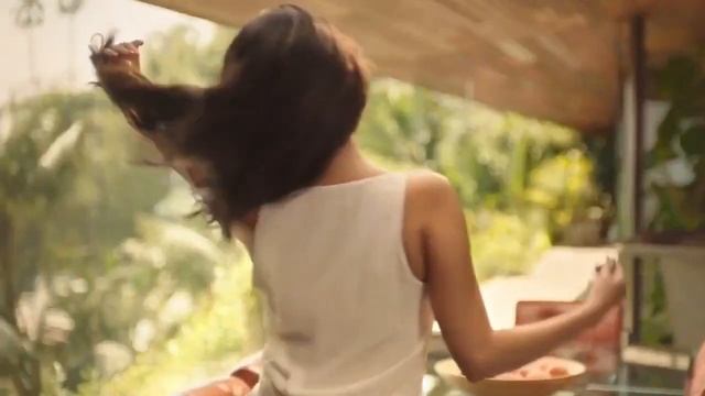 Selena Gomez - Pantene Commercial (2019)