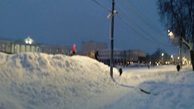 2023.12.01. Смоленск. Горка на площади Ленина. смотреть онлайн