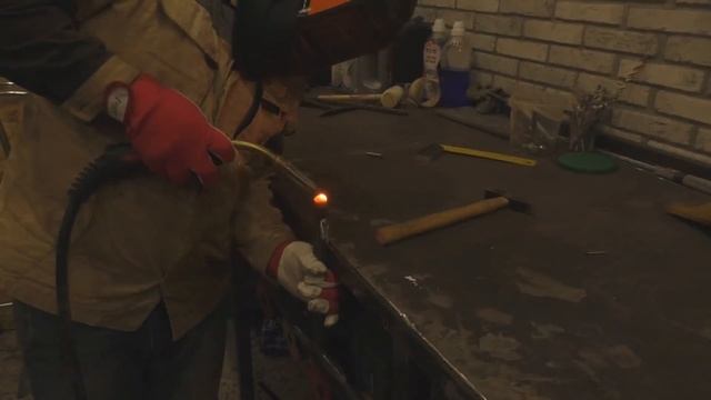 ЧЕМ ОТБИВАТЬ ШЛАК? МОЛОТОК СВАРЩИКА С НАПЛАВКОЙ ИЗ СВЕРЛА! смотреть онлайн