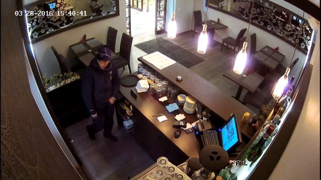 Вор ворует деньги из кассы смотреть онлайн