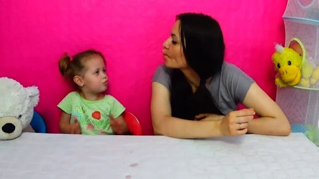 Обычная ЕДА против МАРМЕЛАДА Челлендж Мама ПЛАЧЕТ Real Food vs Gummy Food Challenge смотреть онлайн