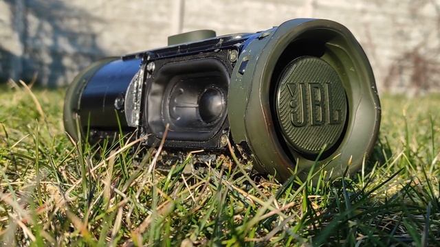 JBL Charge 4 bass test with LFM 100% смотреть онлайн
