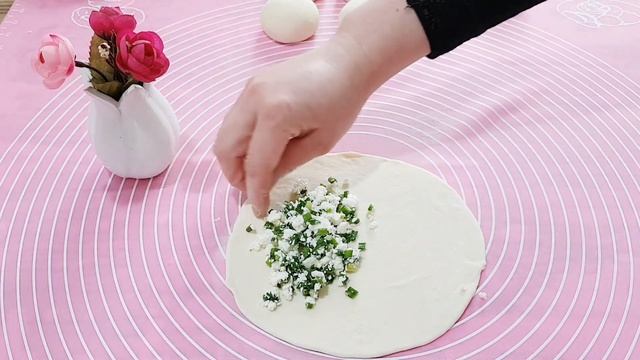 Самый простой и удачный рецепт теста на чебуреки! Сочные, хрустящие и пузырчатые чебуреки. смотреть онлайн