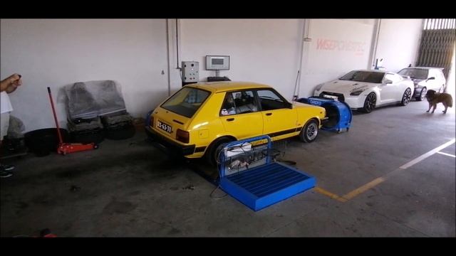 Toyota Starlet KP61 4K Dyno - Straight pipe vs One muffler comparison смотреть онлайн
