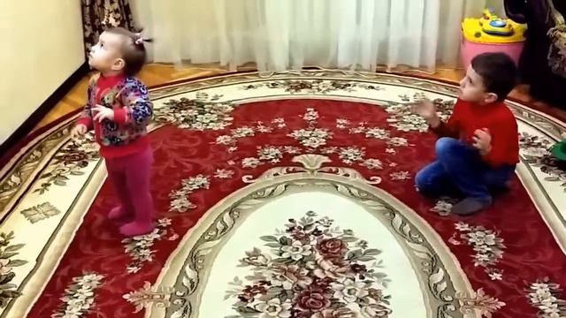 Супер Лезгинка 2015 Малышка Танцует! The super The super Lezgian 2014 Baby Dances! смотреть онлайн