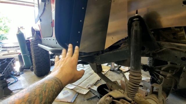 Old School Jeep YJ Build (Part 6) | Genright TJ Inner Fenders on a YJ! смотреть онлайн