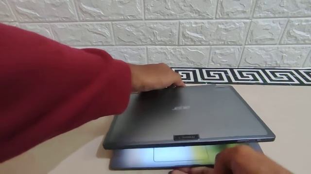 Acer One S1002 смотреть онлайн