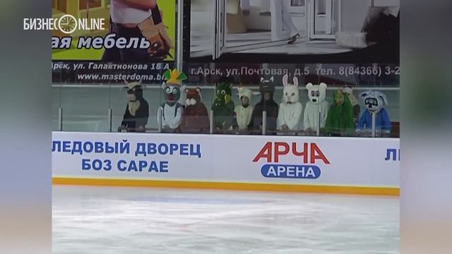 Рустам Минниханов открыл в Арском районе крытый ледовый каток смотреть онлайн