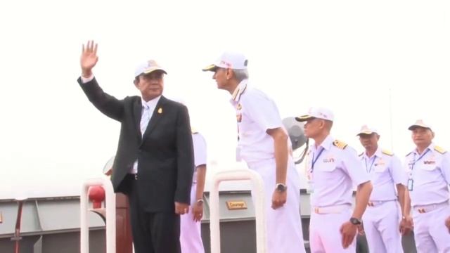 БПК "Адмирал Пантелеев" и вспомогательный корабль "Борис Бутома" на параде в Паттайе (Таиланд) смотреть онлайн