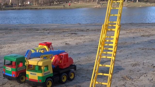 Іграшки Тигрес Middle truck серія Wader Машины Wader серии Middle Truck Tigres Стройтехника игрушки смотреть онлайн