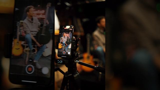 Хотите узнать больше о приглянувшейся гитаре? Запишем вам детальное видео!