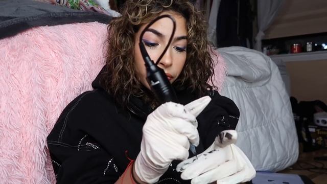 so i bought a tattoo kit and this is what happened... смотреть онлайн