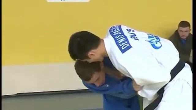 Чемпионат Приморья по дзюдо объединил спортсменов разных возрастов смотреть онлайн