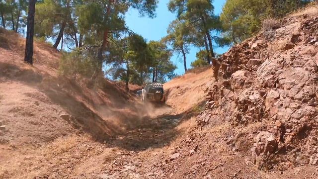 90 Series Land Cruiser Prado Goes FULL Send Up A Steep Hill смотреть онлайн
