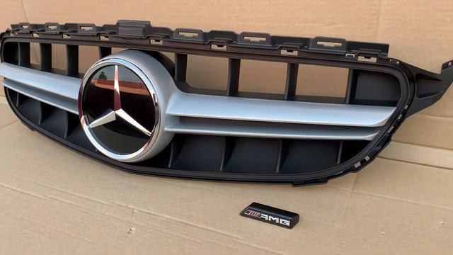 Решетка радиатора Mercedes C-class W205 (2014-2018) AMG 6.3S серебристая (звезда стеклянная) смотреть онлайн