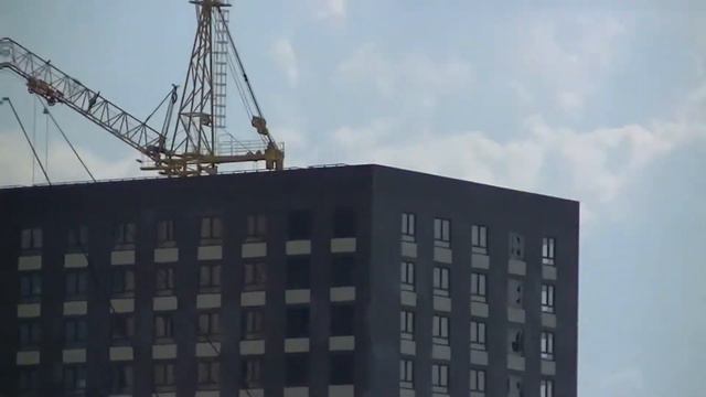 Жаркий июньский день, +28 градусов в Москве смотреть онлайн