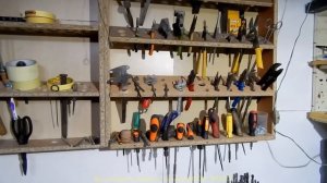 Как сделать полку для инструмента. Опыт использования плюсы и минусы.