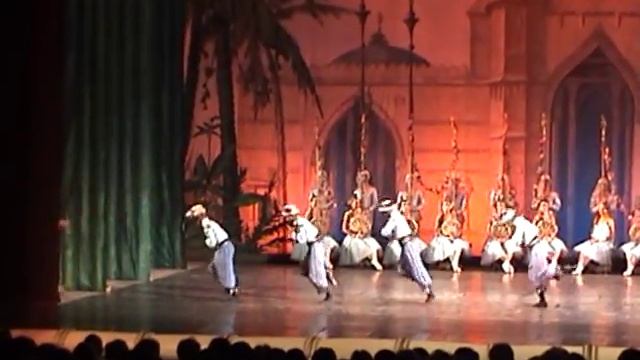 Баядерка. Стоянов Александр. Божок . Bayadere смотреть онлайн