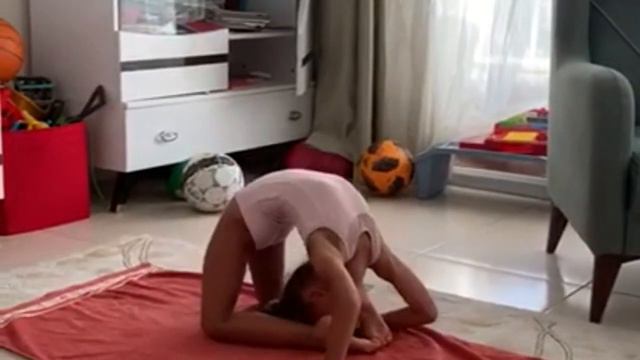 Acrobatic Elements | Rhythmic Gymnastics EXERCISES With Lina Yang Gymnast / Rotina Da Tarde