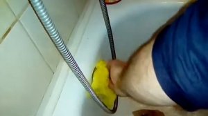 Не уходит вода из ванны.