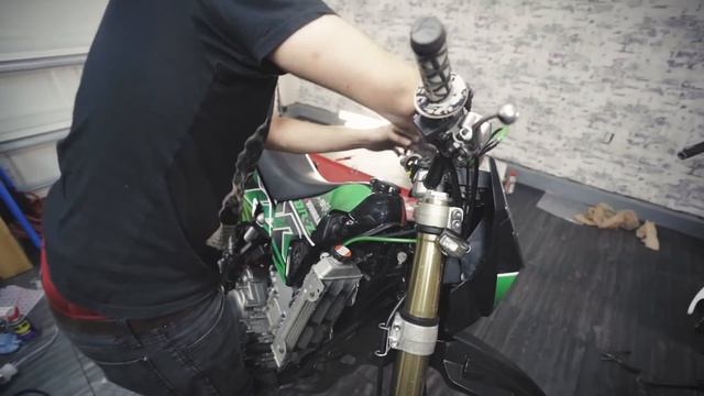 Suzuki DRZ400 Supermoto Stunt Parts Install