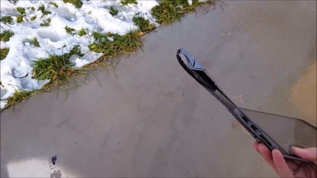 Kid Temper Tantrum Throws Daddy's Laptop Over Deck Cus He Was Told To Clean [ Original ] смотреть онлайн