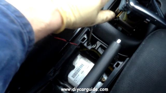 Suzuki Liana/Aerio Handbrake Adjustment смотреть онлайн