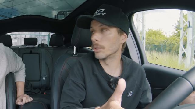 4K | ELEKTRICKÝ MUSTANG MACH-E | KROK VEDLE NEBO POVEDENÉ AUTO?