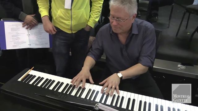 Alan Menken plays Welcome Home смотреть онлайн