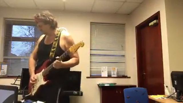 Fender stratocaster players Mark Yates v4 смотреть онлайн
