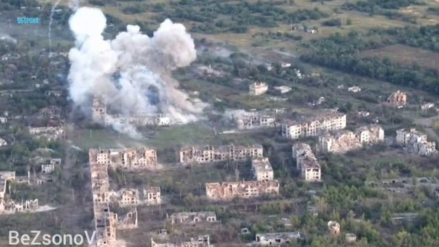 Хорошая работа артиллерии по позициям ВСУ..mp4