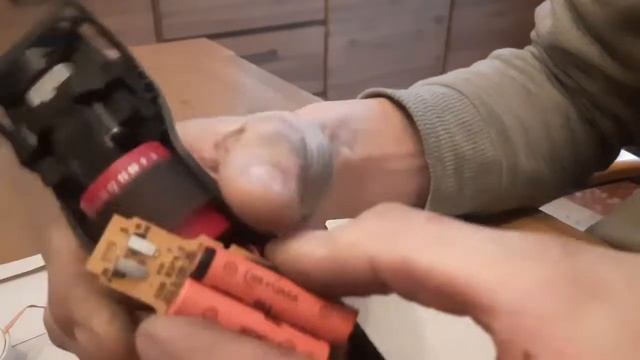 Disassembly And Replacement Of Philips Hc5440 Trimmer Rechargable Batteries