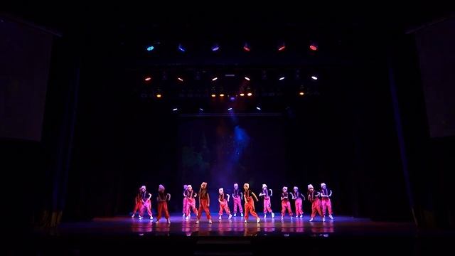 Современные танцы • Школа танцев Metro Dance в Смоленске смотреть онлайн