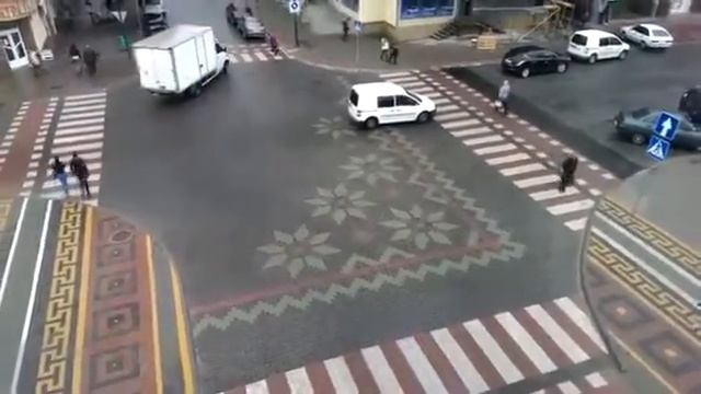 Вышиванка на перекрестке города Каменеца-Подольского смотреть онлайн