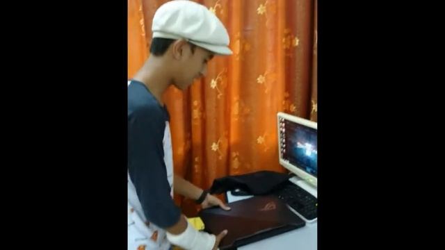 UNBOXING AND TRY GL504 ASUS ROG STRIX SCAR 2 PLAY WITH CS:GO смотреть онлайн
