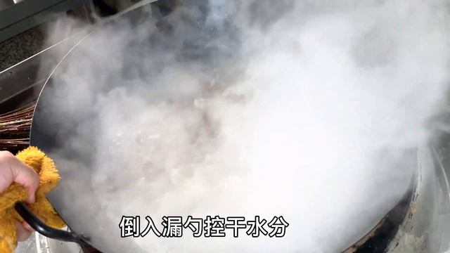今天我来教你糖醋排骨的正确做法，学会了在家也可以做出饭店的味道 смотреть онлайн