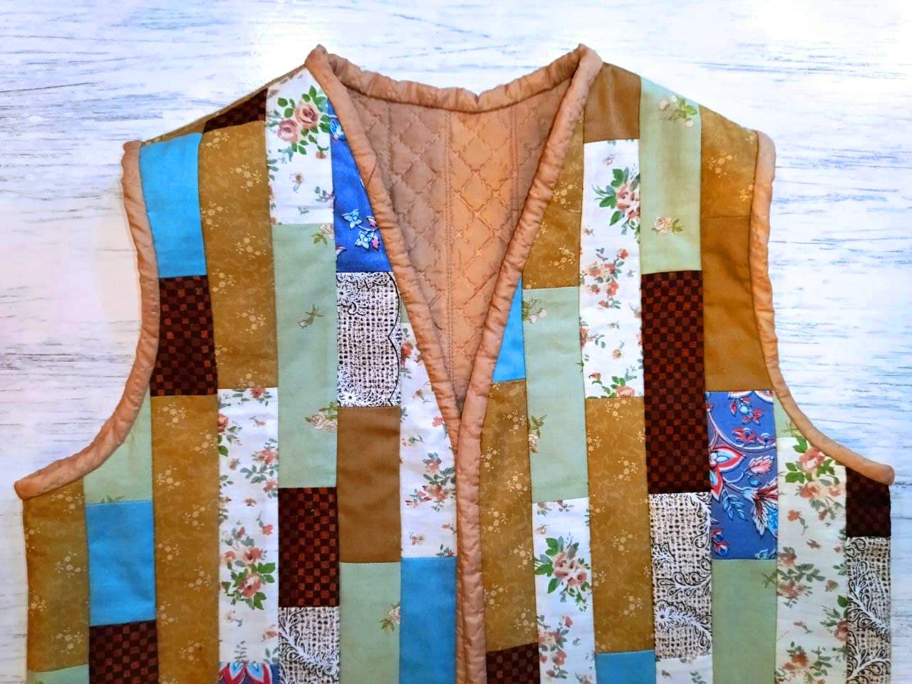 Жилетка из полос в стиле пэчворк смотреть онлайн