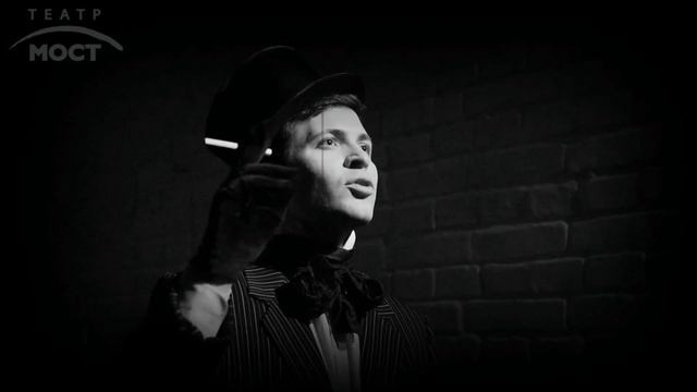 Андрей Михайлов читает стихотворение поэта-футуриста Алексея Крученых смотреть онлайн