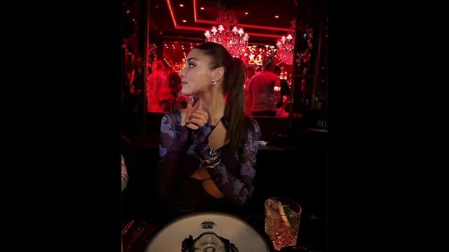 ¡Hande Erçel y Kerem Bürsin asistieron a la boda de Elçin Afacan! смотреть онлайн