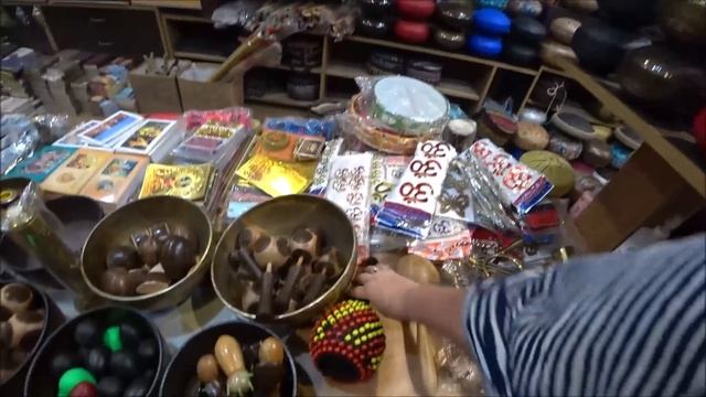 142. Магазин музыкальных инструментов, шопинг и обзор товара. Ришикеш. Индия 2023. смотреть онлайн