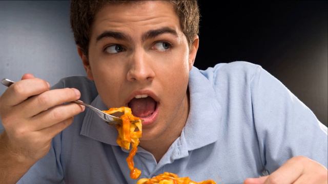 У него в голове не укладывалось: почему эта невероятно красивая девушка так с собой поступила? смотреть онлайн