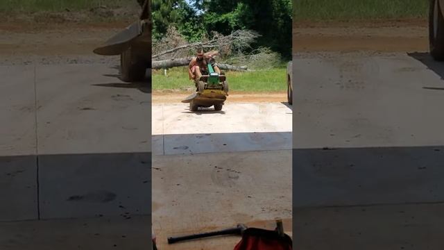 Lawnmower games смотреть онлайн