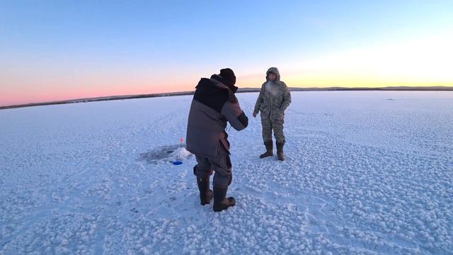 Поздний первый лёд. Рыбалка на 11 насосной (Павлодар) смотреть онлайн