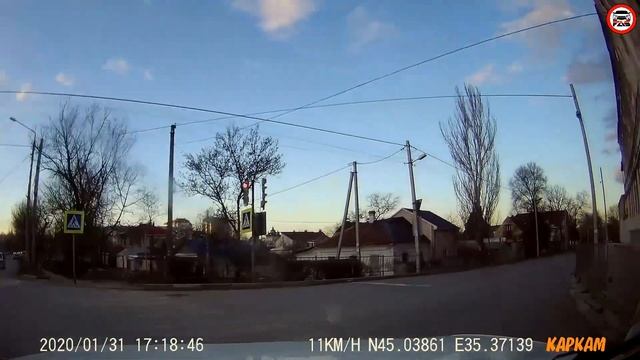 Или не в курсе камер, или бабосиков много) Феодосия.