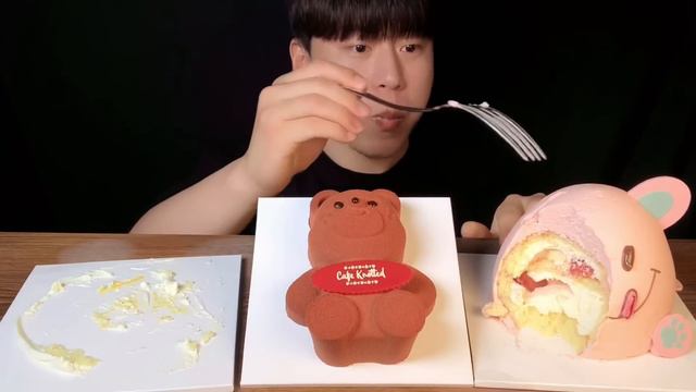 SUB) 노티드 케이크 먹방 MUKBANG ASMR 노티드는 케이크도 유명하죠?? 귀여운 케이크 3개를 가지고 왔어요😝 딸기생크림케이크, 초코케이크, 망고케이크🍰 смотреть онлайн