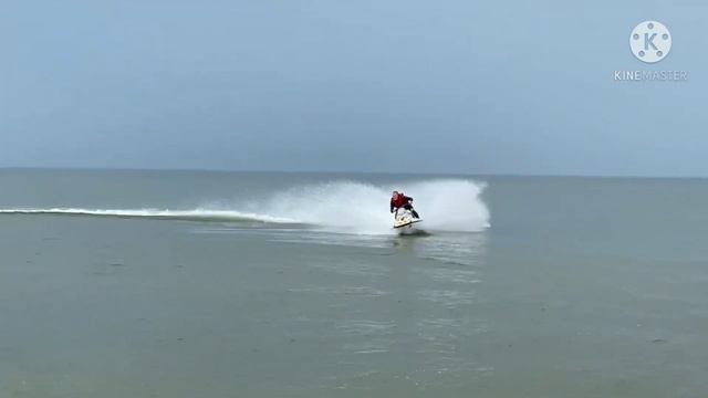 Покатушки на гидроцикле Sea-Doo GSX смотреть онлайн