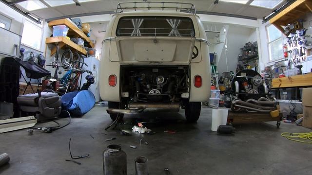 2332 VW Air-cooled Stroker Motor - Video 79 - Removing the Engine and Install Prep смотреть онлайн