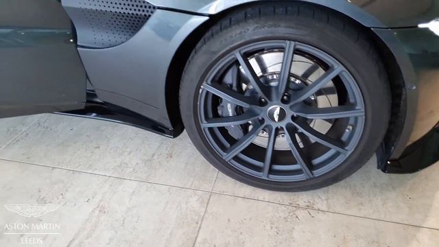 2019 (19) Vantage in Xenon Grey смотреть онлайн