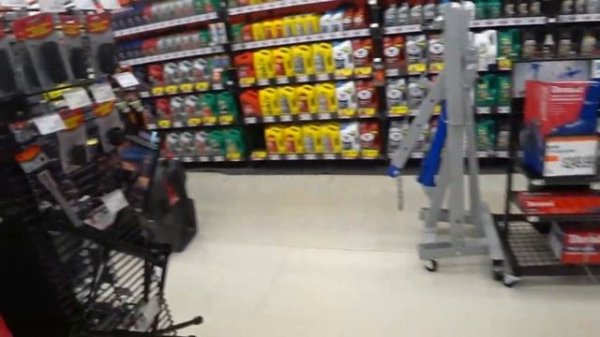 АВТО МАГАЗИН AUTO ZONE В США