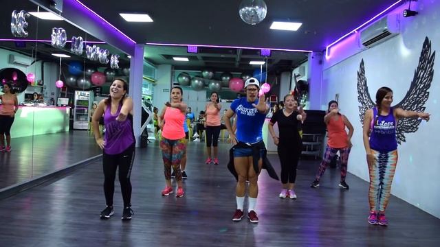 Perro Fiel - Shakira ft Nicky Jam by Cesar James / Zumba Cardio Extremo Cancun смотреть онлайн